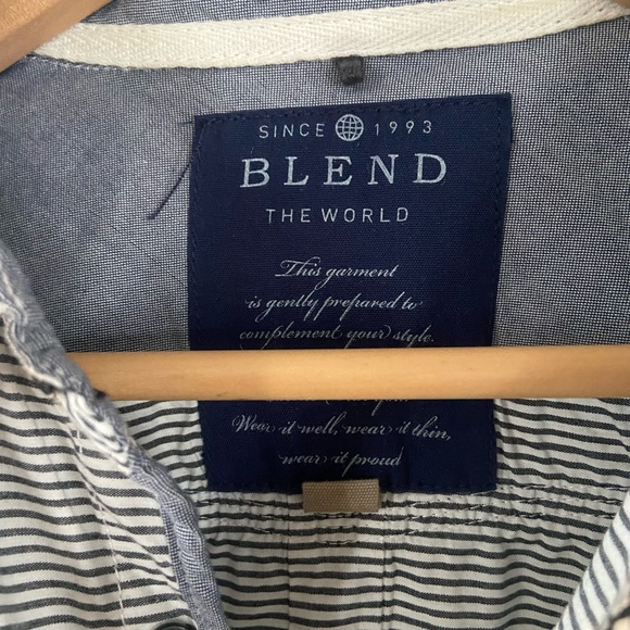 Blend button down shirt. Barely worn size large - Picture 2 of 2